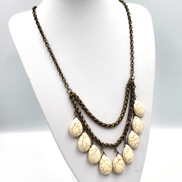 Crackled Beige Beads on Dark Chunky Chain - Picture 1 of 8